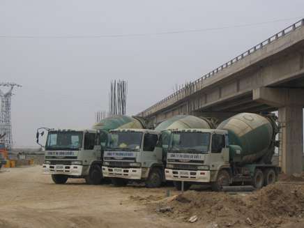 &Ocirc; t&ocirc; vận chuyển b&ecirc; t&ocirc;ng 